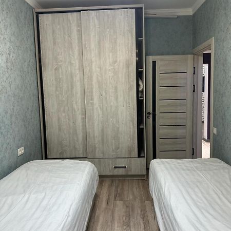 Apartment Tashkent 3 Bedrooms Exteriör bild