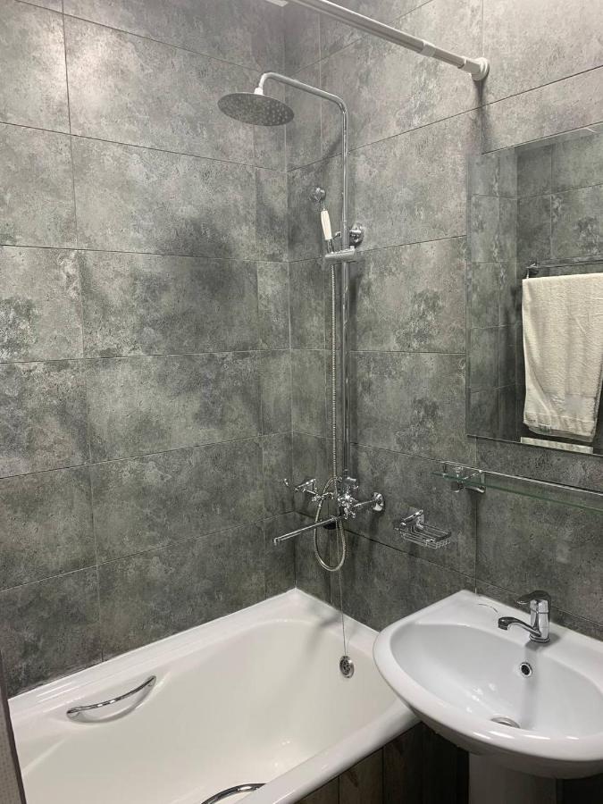 Apartment Tashkent 3 Bedrooms Exteriör bild